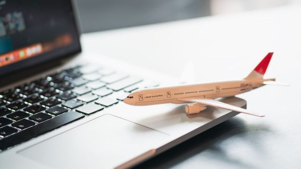 How to Ship a Laptop with Battery from China